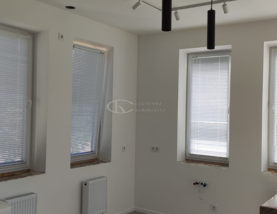 Горизонтальные жалюзи на пластиковые окна