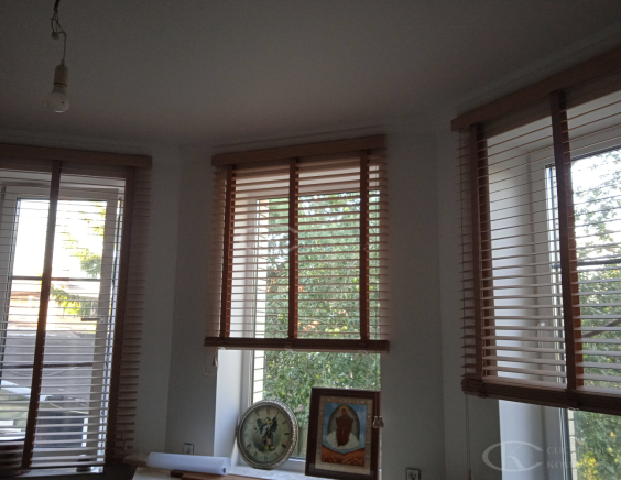 Горизонтальные жалюзи на пластиковые окна