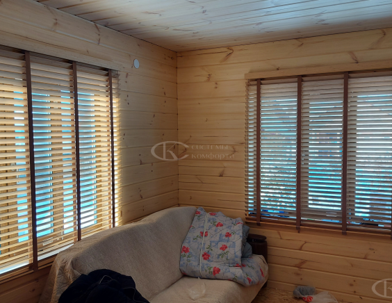 Горизонтальные жалюзи на пластиковые окна