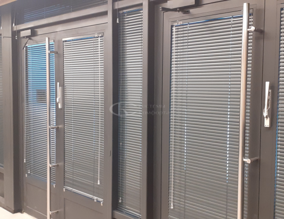 Горизонтальные жалюзи на пластиковые окна