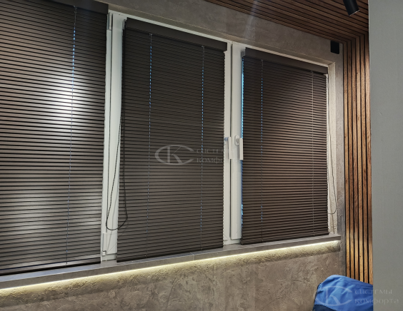 Горизонтальные жалюзи на пластиковые окна