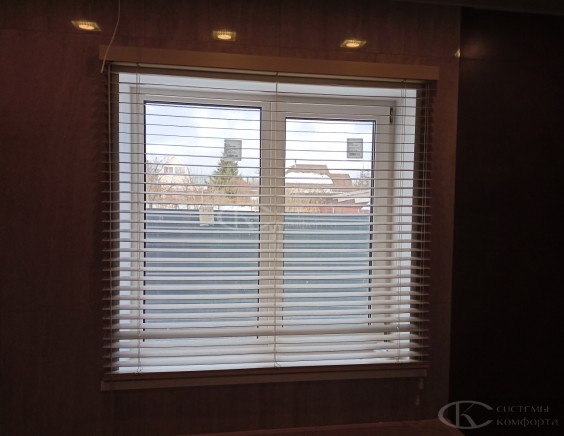 Горизонтальные жалюзи на пластиковые окна