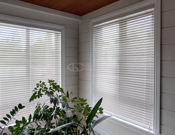 Горизонтальные жалюзи на пластиковые окна
