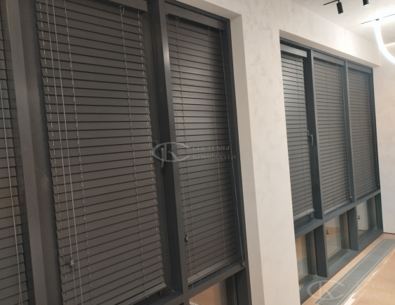 Горизонтальные жалюзи на пластиковые окна