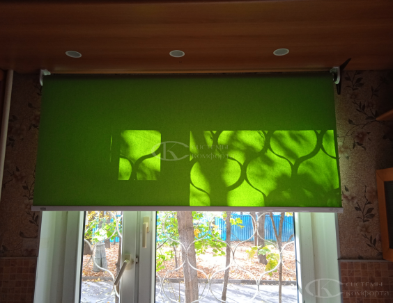 Рулонные шторы на кухню
